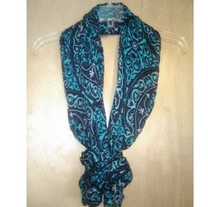 Very elegant printed scarf